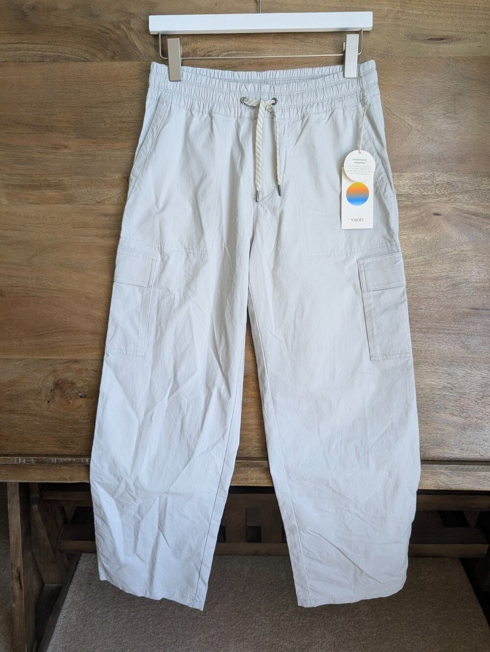 NWT Vuori Birch Cargo Pants Womens S Frost Gray Athleisure Perfromance VW4116